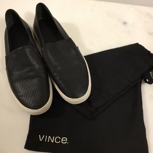 Like new VINCE Blair perforated leather sneakers